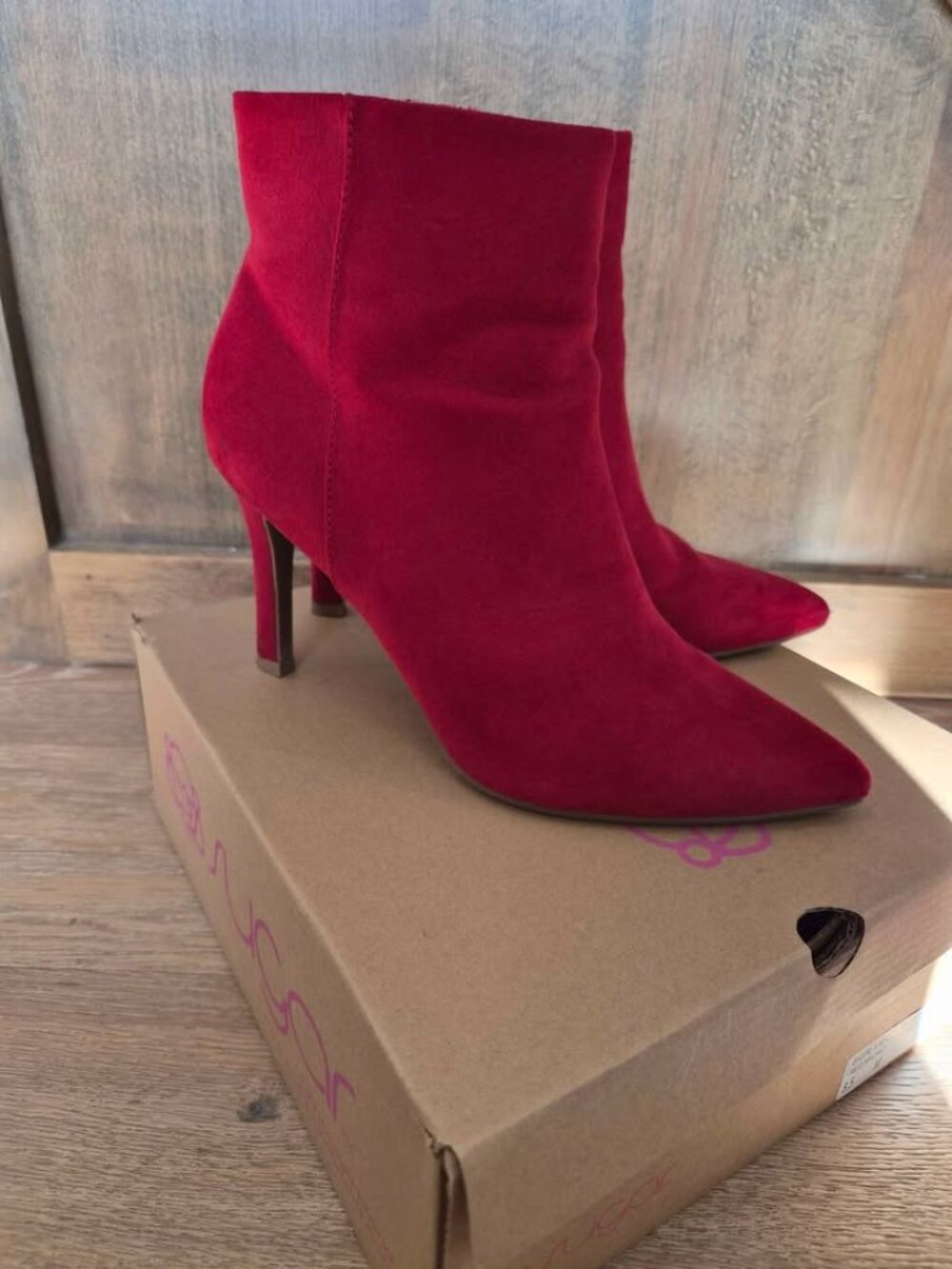 Sugar Red Vecna Ankle Boots Size 8.5 - Picture 6 of 6